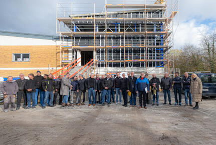 Gruppenbild: Richtfest Wasserwerk Ottersdorf