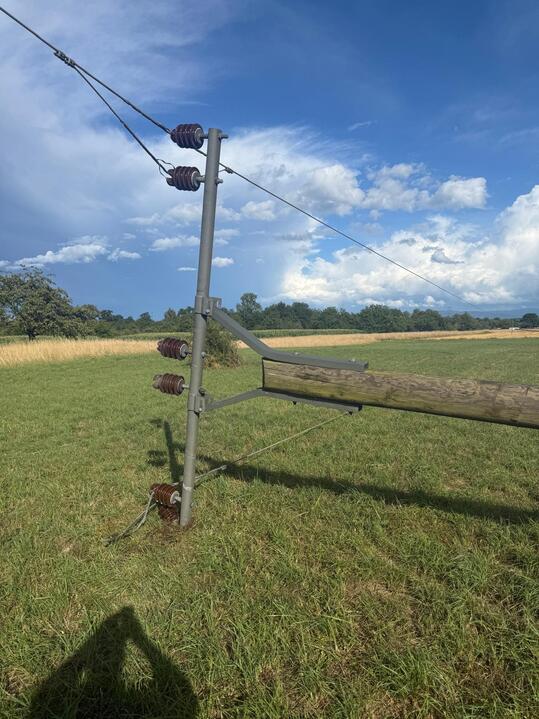 Stromausfall durch umgeknickte Strommasten