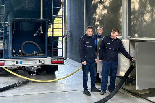 Tausch der Aktivkohlefilter im Wasserwerk Ottersdorf