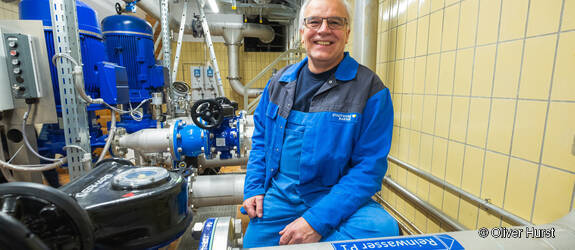 Banner: Mitarbeiter im Wasserwerk, Stadtwerke Rastatt