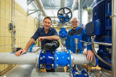 Mitarbeiter der Stadtwerke Rastatt im Wasserwerk Rauental