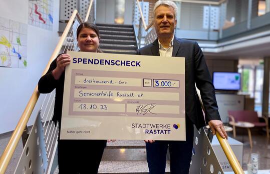Die Stadtwerke Rastatt unterstützt die Seniorenhilfe in Rastatt mit einer Spende