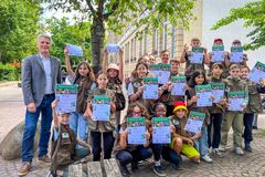 Urkundenausgabe der Entdeckerwestenaktion